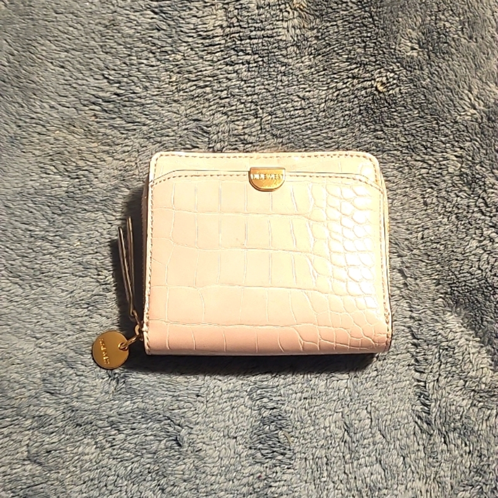 NWOT Nine West Bi-Fold Wallet, Lt. Pink, Wrap Around Zip Closure.